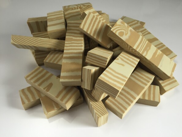 Gioco di costruzioni con cubi in gommapiuma