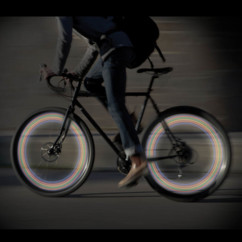 Luce LED su valvola per ruota da bicicletta